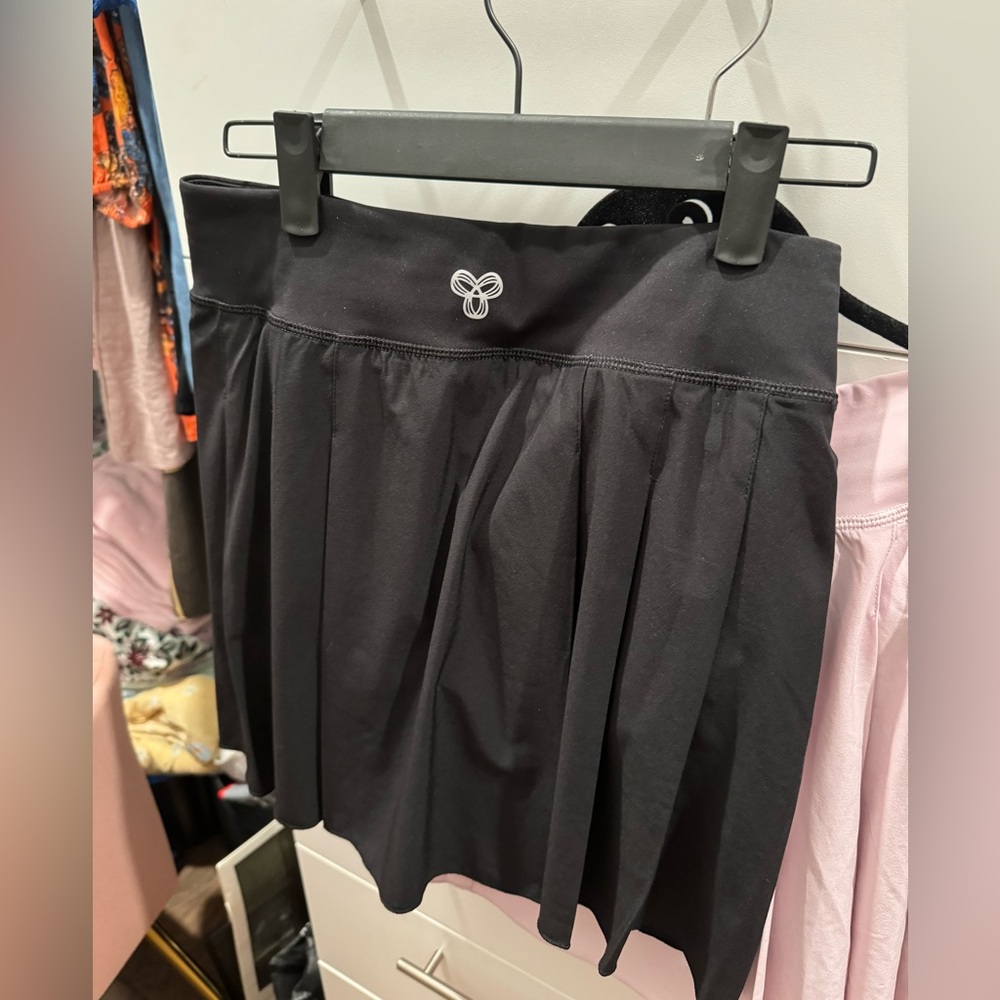 Aritzia skort 2024.